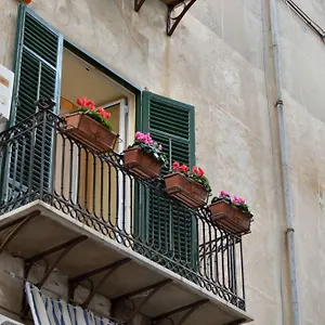 Real Teatro Umberto I Bed & Breakfast Palermo